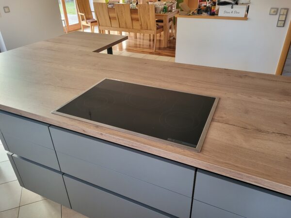 Einbauküche mit Kochinsel – Bild 28