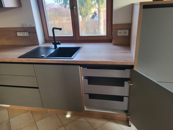 Einbauküche mit Kochinsel – Bild 16