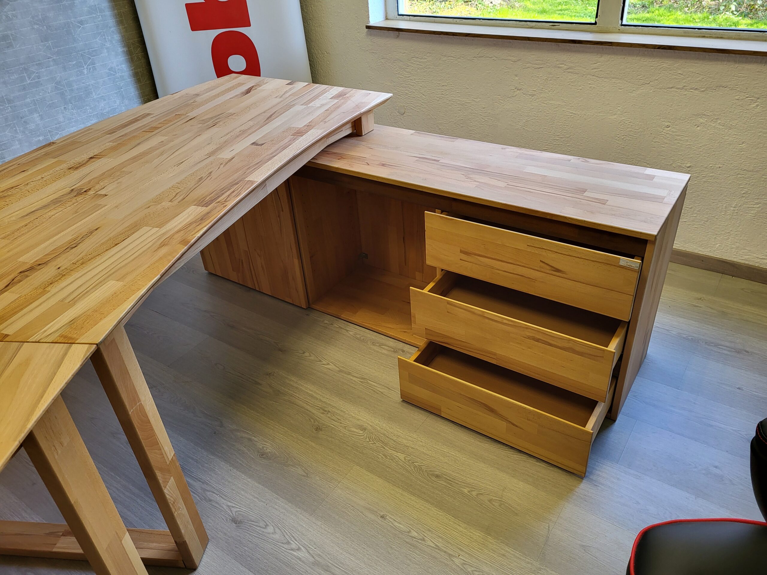 Halbrunde Schreibtisch-Kombination Kernbuche massiv. – Bild 3