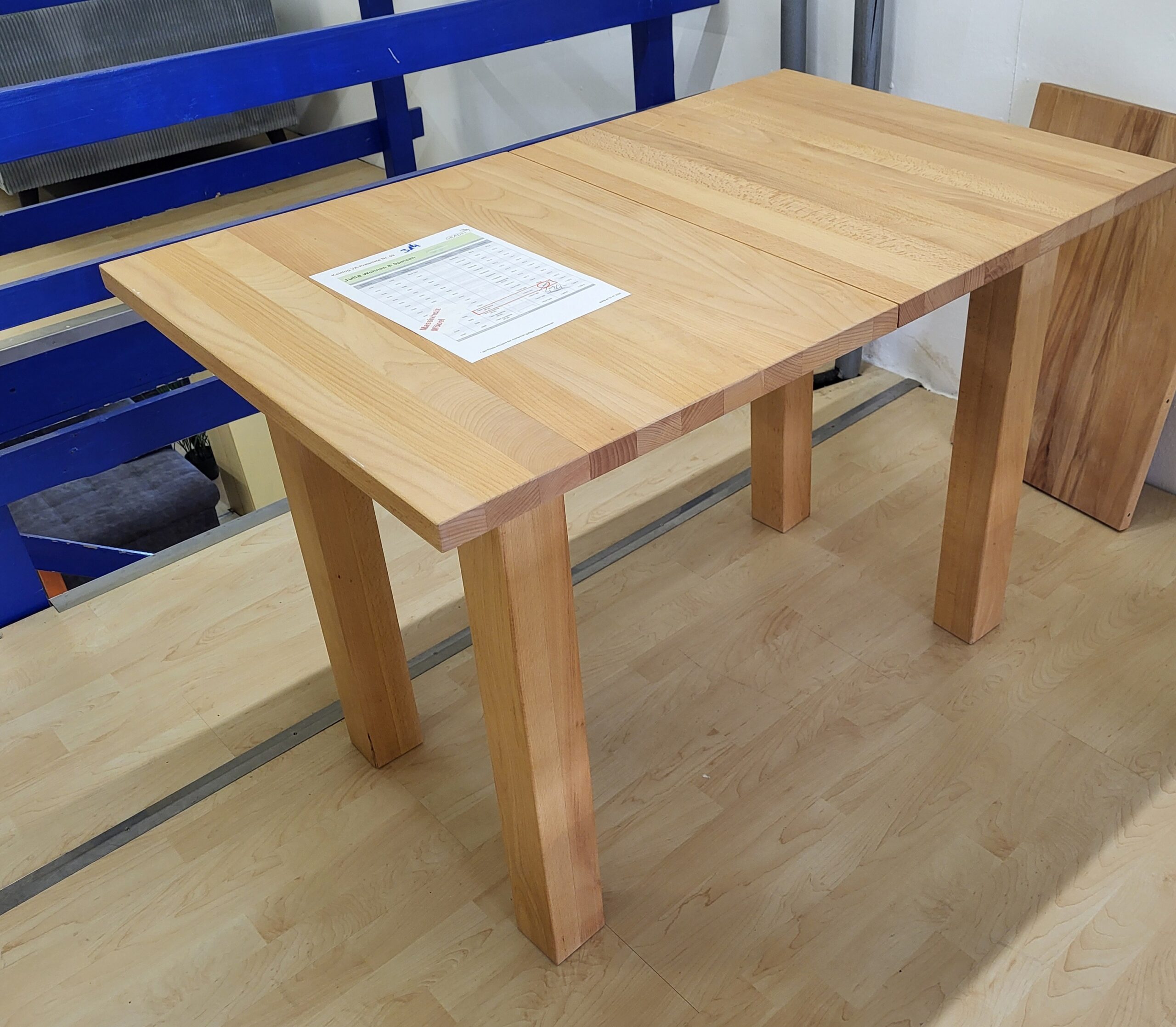 Tisch / Esstisch, Kernbuche massiv.