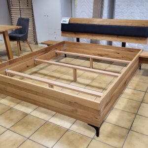 Massives Doppelbett, Eiche geölt inkl. 2 x Nachtkommode – Bild 3