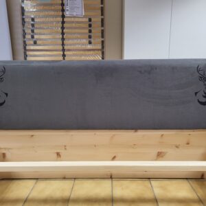 Zirbenbett massiv mit Hirschmotiv, 180 x 200 cm – Bild 3